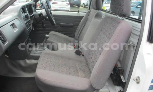 Nunua Ilio tumika Mazda B–series Nyeupe Gari ndani ya Beitbridge nchini Matabeleland Kusini Nunua Ilio tumika Mazda B–series Nyeupe Gari ndani ya Beitbridge nchini Matabeleland Kusini