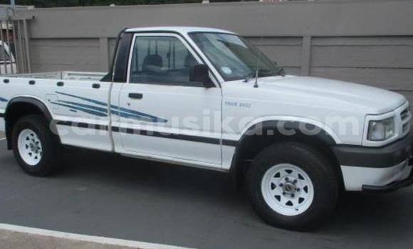 Nunua Ilio tumika Mazda B–series Nyeupe Gari ndani ya Beitbridge nchini Matabeleland Kusini Nunua Ilio tumika Mazda B–series Nyeupe Gari ndani ya Beitbridge nchini Matabeleland Kusini