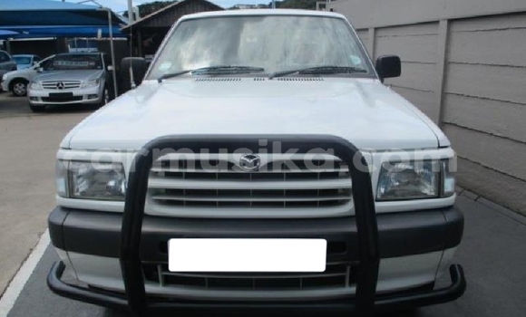 Nunua Ilio tumika Mazda B–series Nyeupe Gari ndani ya Beitbridge nchini Matabeleland Kusini Nunua Ilio tumika Mazda B–series Nyeupe Gari ndani ya Beitbridge nchini Matabeleland Kusini