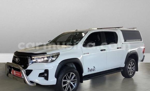 Buy Used Toyota Hilux White Car in Beitbridge in Matabeleland South