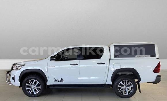 Tenga Tsaru Toyota Hilux Chena Mota in Beitbridge in Matabeleland South Tenga Tsaru Toyota Hilux Chena Mota in Beitbridge in Matabeleland South