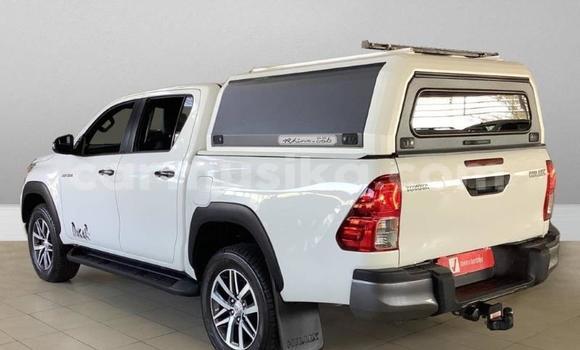 Tenga Tsaru Toyota Hilux Chena Mota in Beitbridge in Matabeleland South Tenga Tsaru Toyota Hilux Chena Mota in Beitbridge in Matabeleland South