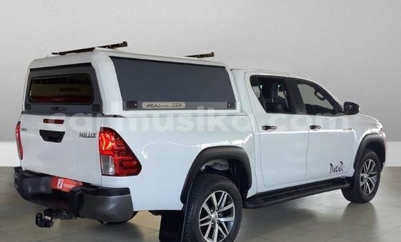 Tenga Tsaru Toyota Hilux Chena Mota in Beitbridge in Matabeleland South Tenga Tsaru Toyota Hilux Chena Mota in Beitbridge in Matabeleland South