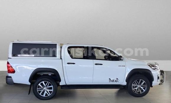 Tenga Tsaru Toyota Hilux Chena Mota in Beitbridge in Matabeleland South Tenga Tsaru Toyota Hilux Chena Mota in Beitbridge in Matabeleland South