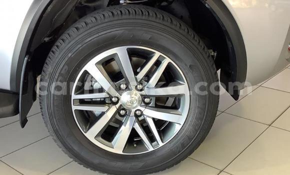 Acheter Occasion Voiture Toyota Fortuner Gris à Beitbridge, Matabeleland South Acheter Occasion Voiture Toyota Fortuner Gris à Beitbridge, Matabeleland South