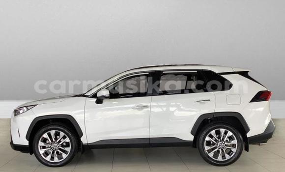 Acheter Occasion Voiture Toyota RAV4 Blanc à Beitbridge, Matabeleland South Acheter Occasion Voiture Toyota RAV4 Blanc à Beitbridge, Matabeleland South