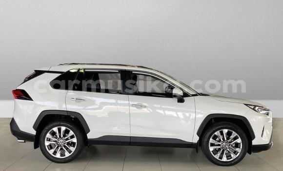 Acheter Occasion Voiture Toyota RAV4 Blanc à Beitbridge, Matabeleland South Acheter Occasion Voiture Toyota RAV4 Blanc à Beitbridge, Matabeleland South