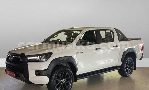 Buy Used Toyota Hilux White Car in Beitbridge in Matabeleland South