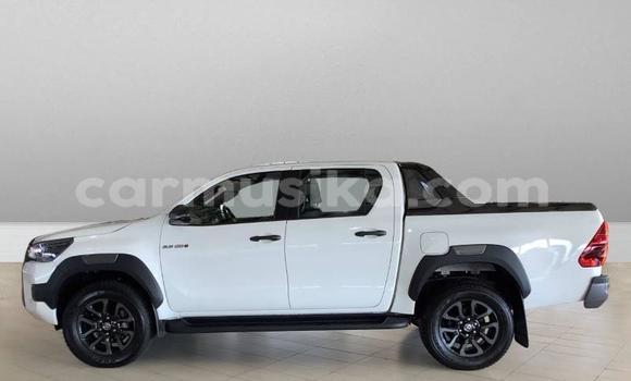 Nunua Ilio tumika Toyota Hilux Nyeupe Gari ndani ya Beitbridge nchini Matabeleland Kusini Nunua Ilio tumika Toyota Hilux Nyeupe Gari ndani ya Beitbridge nchini Matabeleland Kusini