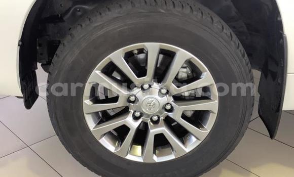 Acheter Occasion Voiture Toyota Land Cruiser Prado Blanc à Beitbridge, Matabeleland South Acheter Occasion Voiture Toyota Land Cruiser Prado Blanc à Beitbridge, Matabeleland South