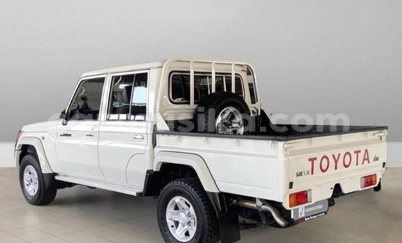 Acheter Occasion Voiture Toyota Land Cruiser Gris à Beitbridge, Matabeleland South Acheter Occasion Voiture Toyota Land Cruiser Gris à Beitbridge, Matabeleland South