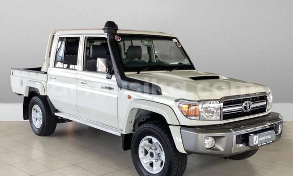 Acheter Occasion Voiture Toyota Land Cruiser Gris à Beitbridge, Matabeleland South Acheter Occasion Voiture Toyota Land Cruiser Gris à Beitbridge, Matabeleland South