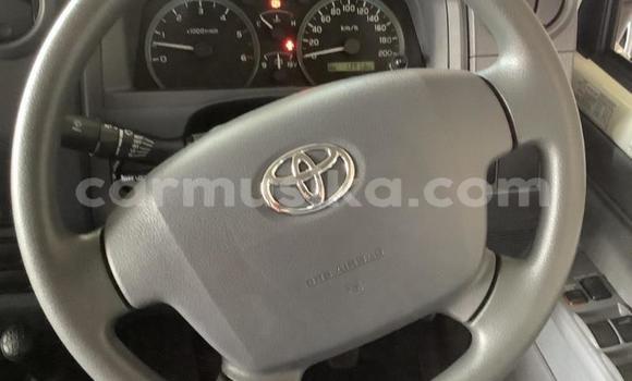 Acheter Occasion Voiture Toyota Land Cruiser Gris à Beitbridge, Matabeleland South Acheter Occasion Voiture Toyota Land Cruiser Gris à Beitbridge, Matabeleland South