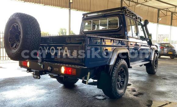 Acheter Occasion Voiture Toyota Land Cruiser Bleu à Beitbridge, Matabeleland South Acheter Occasion Voiture Toyota Land Cruiser Bleu à Beitbridge, Matabeleland South