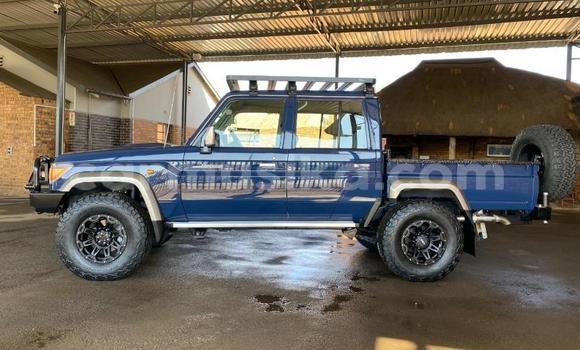 Acheter Occasion Voiture Toyota Land Cruiser Bleu à Beitbridge, Matabeleland South Acheter Occasion Voiture Toyota Land Cruiser Bleu à Beitbridge, Matabeleland South