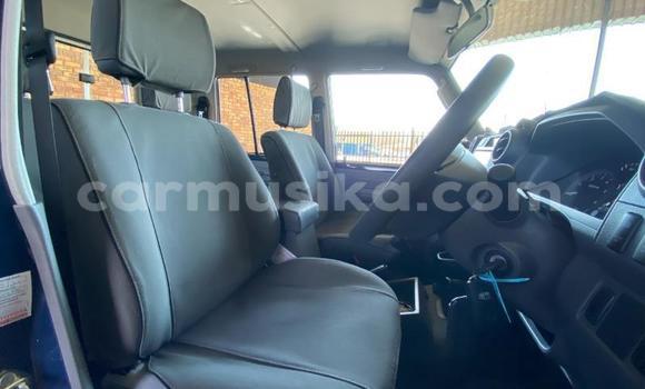 Acheter Occasion Voiture Toyota Land Cruiser Bleu à Beitbridge, Matabeleland South Acheter Occasion Voiture Toyota Land Cruiser Bleu à Beitbridge, Matabeleland South