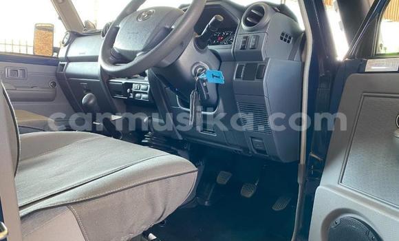 Acheter Occasion Voiture Toyota Land Cruiser Bleu à Beitbridge, Matabeleland South Acheter Occasion Voiture Toyota Land Cruiser Bleu à Beitbridge, Matabeleland South