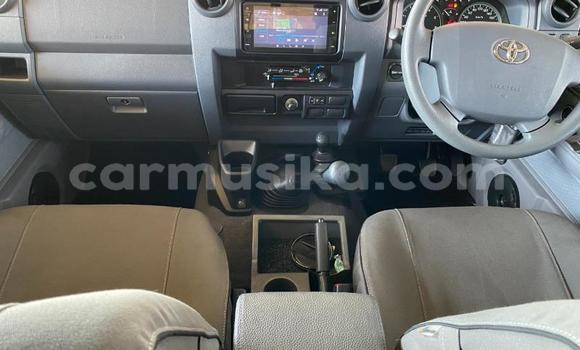 Acheter Occasion Voiture Toyota Land Cruiser Bleu à Beitbridge, Matabeleland South Acheter Occasion Voiture Toyota Land Cruiser Bleu à Beitbridge, Matabeleland South