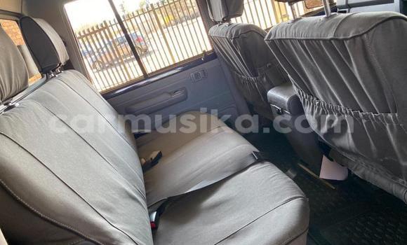 Acheter Occasion Voiture Toyota Land Cruiser Bleu à Beitbridge, Matabeleland South Acheter Occasion Voiture Toyota Land Cruiser Bleu à Beitbridge, Matabeleland South
