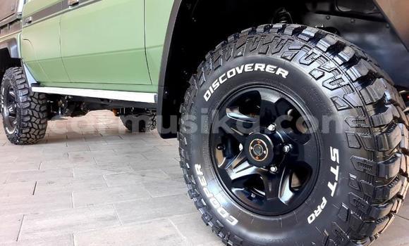 Acheter Occasion Voiture Toyota Land Cruiser Bleu à Beitbridge, Matabeleland South Acheter Occasion Voiture Toyota Land Cruiser Bleu à Beitbridge, Matabeleland South