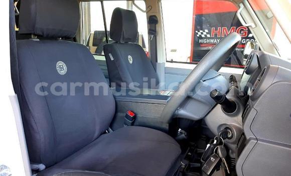 Acheter Occasion Voiture Toyota Land Cruiser Bleu à Beitbridge, Matabeleland South Acheter Occasion Voiture Toyota Land Cruiser Bleu à Beitbridge, Matabeleland South