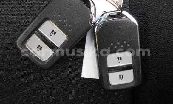 Acheter Occasion Voiture Honda Fit Rouge à Beitbridge, Matabeleland South Acheter Occasion Voiture Honda Fit Rouge à Beitbridge, Matabeleland South