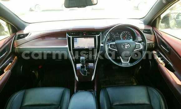 Nunua Ilio tumika Toyota Harrier Nyeusi Gari ndani ya Beitbridge nchini Matabeleland Kusini Nunua Ilio tumika Toyota Harrier Nyeusi Gari ndani ya Beitbridge nchini Matabeleland Kusini