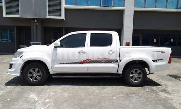 Acheter Occasion Voiture Toyota Hilux Blanc à Beitbridge, Matabeleland South Acheter Occasion Voiture Toyota Hilux Blanc à Beitbridge, Matabeleland South