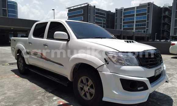 Acheter Occasion Voiture Toyota Hilux Blanc à Beitbridge, Matabeleland South Acheter Occasion Voiture Toyota Hilux Blanc à Beitbridge, Matabeleland South
