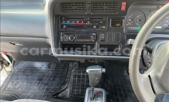 Acheter Occasion Voiture Toyota Hiace Blanc à Beitbridge, Matabeleland South Acheter Occasion Voiture Toyota Hiace Blanc à Beitbridge, Matabeleland South