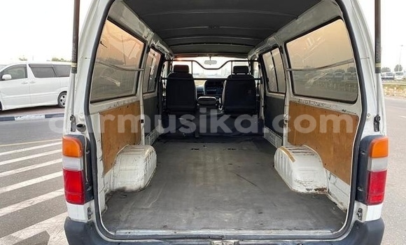 Acheter Occasion Voiture Toyota Hiace Blanc à Beitbridge, Matabeleland South Acheter Occasion Voiture Toyota Hiace Blanc à Beitbridge, Matabeleland South