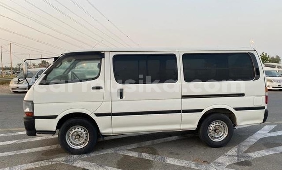 Acheter Occasion Voiture Toyota Hiace Blanc à Beitbridge, Matabeleland South Acheter Occasion Voiture Toyota Hiace Blanc à Beitbridge, Matabeleland South