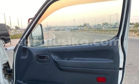 Acheter Occasion Voiture Toyota Hiace Blanc à Beitbridge, Matabeleland South Acheter Occasion Voiture Toyota Hiace Blanc à Beitbridge, Matabeleland South