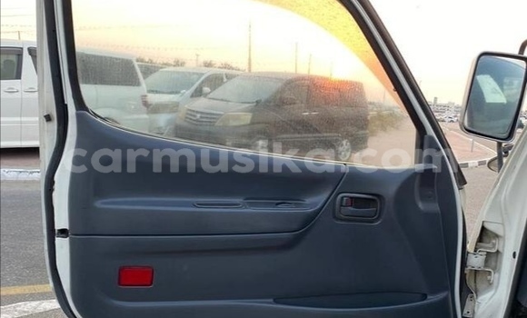 Acheter Occasion Voiture Toyota Hiace Blanc à Beitbridge, Matabeleland South Acheter Occasion Voiture Toyota Hiace Blanc à Beitbridge, Matabeleland South