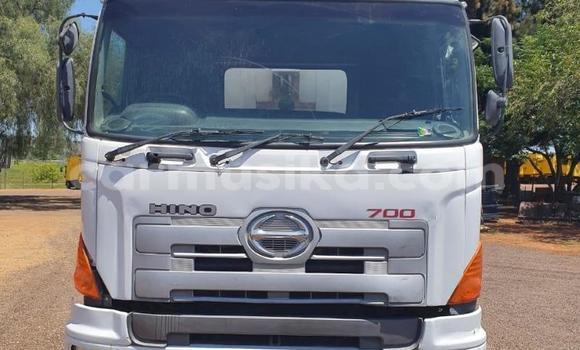 Buy Used Toyota Dyna White Car in Beitbridge in Matabeleland South Buy Used Toyota Dyna White Car in Beitbridge in Matabeleland South