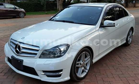 Tenga Tsaru Mercedes-Benz C-Classe Chena Mota in Harare in Harare Tenga Tsaru Mercedes-Benz C-Classe Chena Mota in Harare in Harare