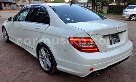 Tenga Tsaru Mercedes-Benz C-Classe Chena Mota in Harare in Harare Tenga Tsaru Mercedes-Benz C-Classe Chena Mota in Harare in Harare