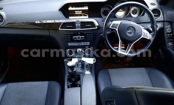 Tenga Tsaru Mercedes-Benz C-Classe Chena Mota in Harare in Harare Tenga Tsaru Mercedes-Benz C-Classe Chena Mota in Harare in Harare