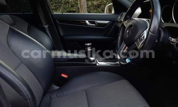 Tenga Tsaru Mercedes-Benz C-Classe Chena Mota in Harare in Harare Tenga Tsaru Mercedes-Benz C-Classe Chena Mota in Harare in Harare