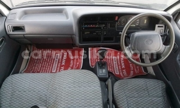 Nunua Ilio tumika Toyota Hiace Nyeupe Gari ndani ya Beitbridge nchini Matabeleland Kusini Nunua Ilio tumika Toyota Hiace Nyeupe Gari ndani ya Beitbridge nchini Matabeleland Kusini