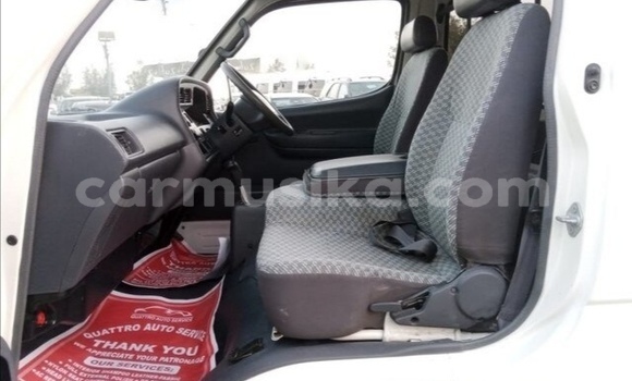 Nunua Ilio tumika Toyota Hiace Nyeupe Gari ndani ya Beitbridge nchini Matabeleland Kusini Nunua Ilio tumika Toyota Hiace Nyeupe Gari ndani ya Beitbridge nchini Matabeleland Kusini