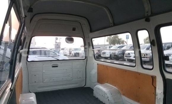 Nunua Ilio tumika Toyota Hiace Nyeupe Gari ndani ya Beitbridge nchini Matabeleland Kusini Nunua Ilio tumika Toyota Hiace Nyeupe Gari ndani ya Beitbridge nchini Matabeleland Kusini
