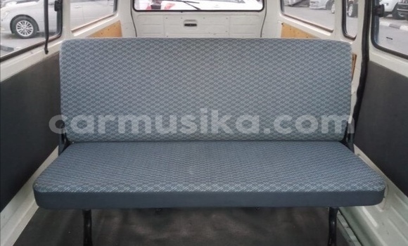 Nunua Ilio tumika Toyota Hiace Nyeupe Gari ndani ya Beitbridge nchini Matabeleland Kusini Nunua Ilio tumika Toyota Hiace Nyeupe Gari ndani ya Beitbridge nchini Matabeleland Kusini