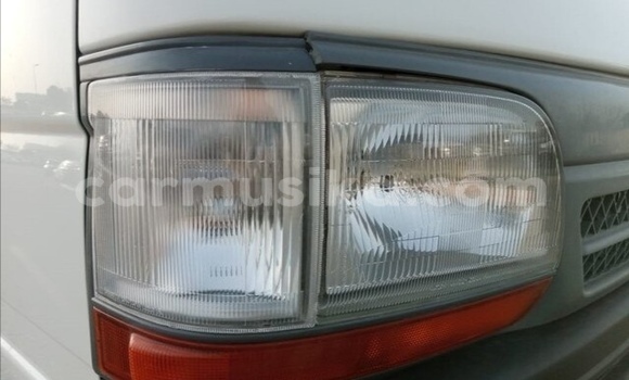 Nunua Ilio tumika Toyota Hiace Nyeupe Gari ndani ya Beitbridge nchini Matabeleland Kusini Nunua Ilio tumika Toyota Hiace Nyeupe Gari ndani ya Beitbridge nchini Matabeleland Kusini