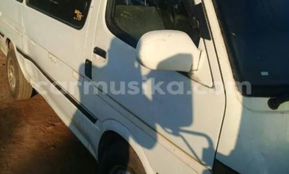 Nunua Ilio tumika Toyota Hiace Nyeupe Gari ndani ya Alexandra Park nchini Harare
