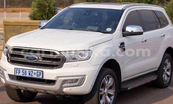 Acheter Occasion Voiture Ford Everest Gris à Chinhoyi, Mashonaland West Acheter Occasion Voiture Ford Everest Gris à Chinhoyi, Mashonaland West