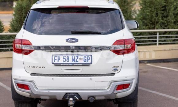 Acheter Occasion Voiture Ford Everest Gris à Chinhoyi, Mashonaland West Acheter Occasion Voiture Ford Everest Gris à Chinhoyi, Mashonaland West