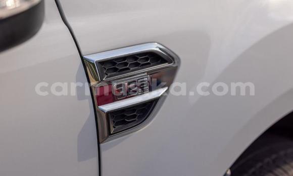 Acheter Occasion Voiture Ford Everest Gris à Chinhoyi, Mashonaland West Acheter Occasion Voiture Ford Everest Gris à Chinhoyi, Mashonaland West