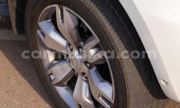 Acheter Occasion Voiture Ford Everest Gris à Chinhoyi, Mashonaland West Acheter Occasion Voiture Ford Everest Gris à Chinhoyi, Mashonaland West