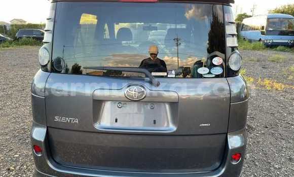 Tenga Tsaru Toyota Sienta Zvimwe Mota in Beitbridge in Matabeleland South Tenga Tsaru Toyota Sienta Zvimwe Mota in Beitbridge in Matabeleland South